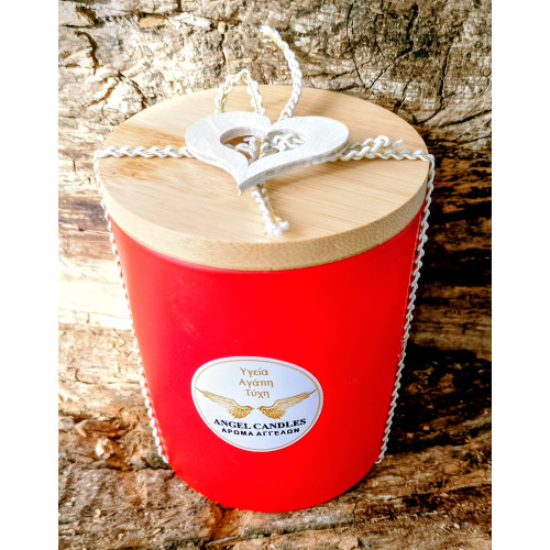 Αρωματικό κερί από φυτική σόγια σε κόκκινο ποτήρι με ξύλινο καπάκι